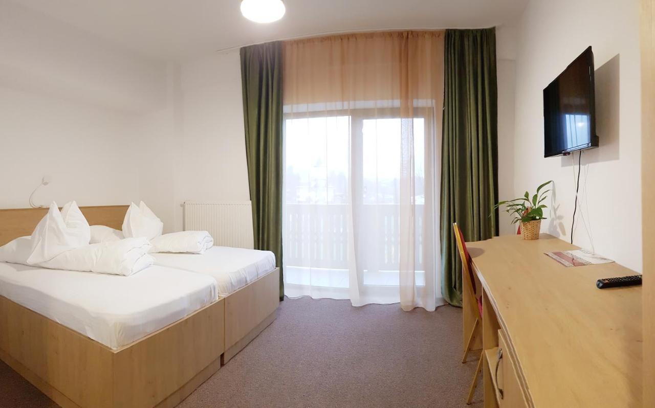 Casa Lazaroiu 3* קורטאה דה ארגס